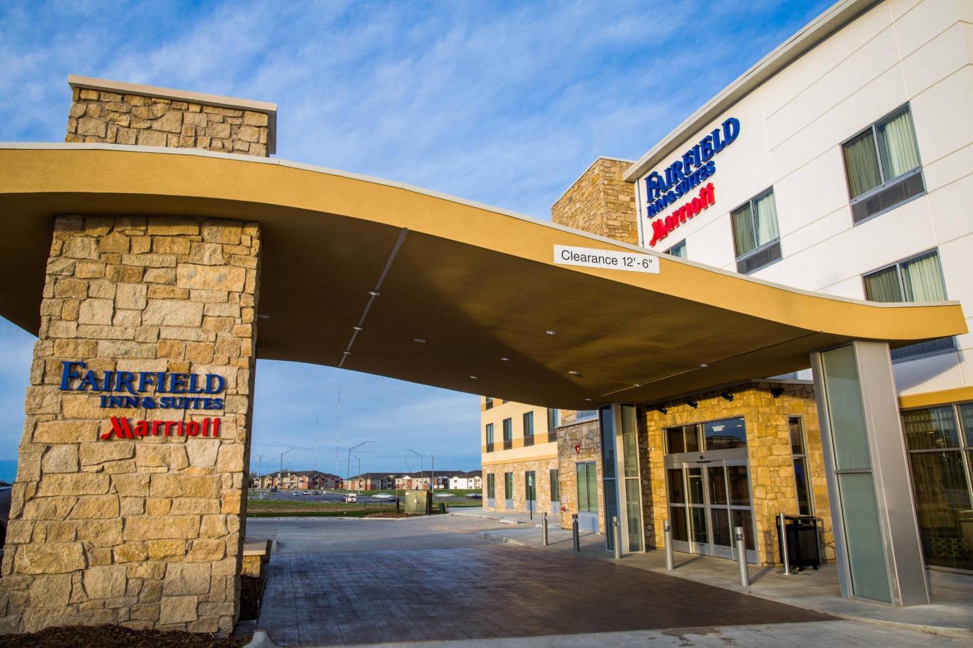 Fairfield Inn & Suites By Marriott Lincoln Southeast Ngoại thất bức ảnh