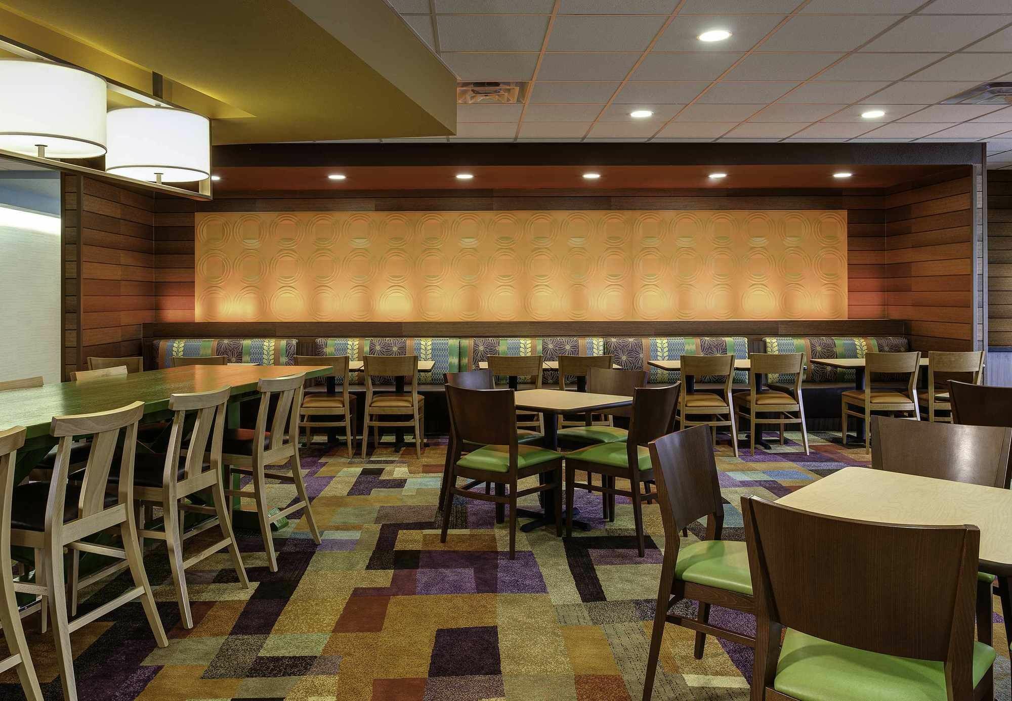 Fairfield Inn & Suites By Marriott Lincoln Southeast Ngoại thất bức ảnh